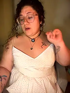 VanesssaMilf  online show from February 13, 2026, 2:18 am