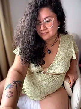 VanesssaMilf  online show from March 25, 2026, 3:40 pm