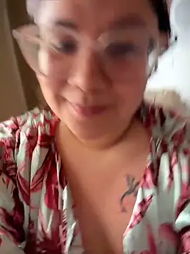 VanesssaMilf  online show from May 13, 2026, 7:55 pm