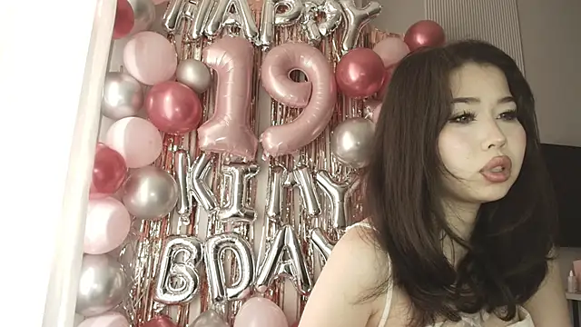 kimyjina online show from May 30, 2026, 5:59 am