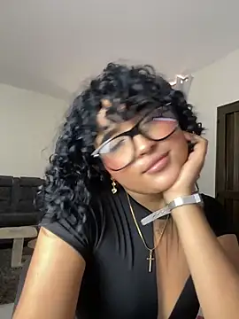 ladulcemary  online show from May 16, 2026, 7:45 pm