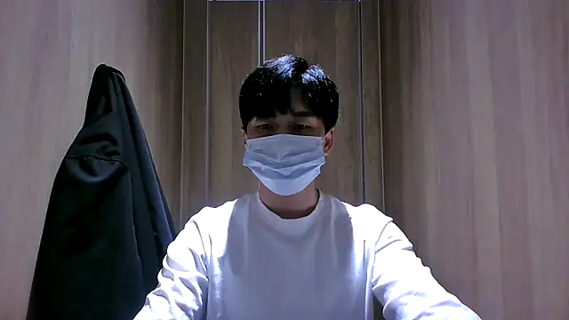 kimze7 online show from April 8, 2026, 8:14 am