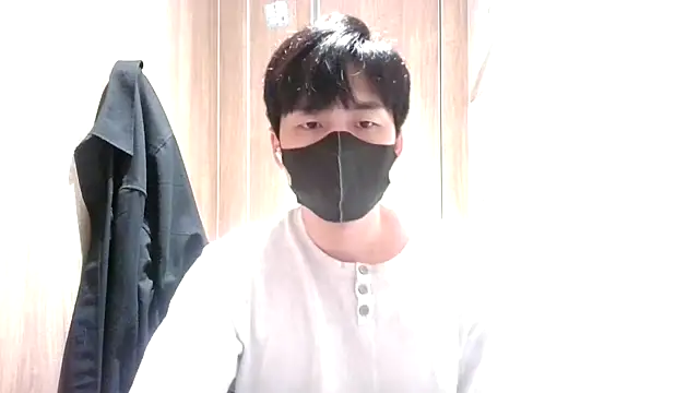 kimze7 online show from April 14, 2026, 6:19 am