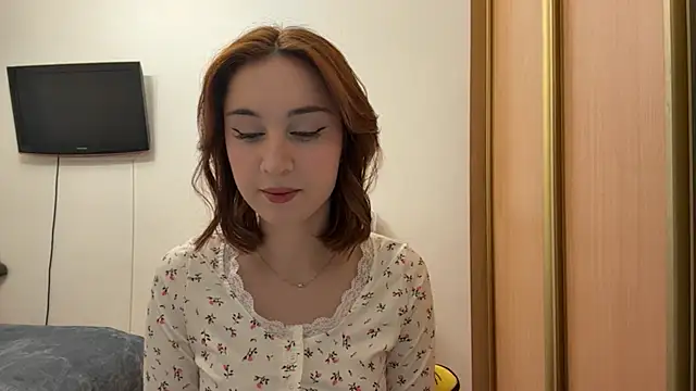 StacieLaudadio online show from January 13, 2026, 5:02 am