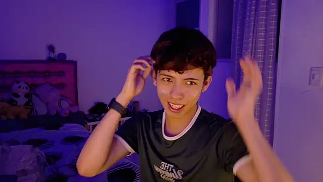 Dani Dancer online show from April 7, 2026, 1:28 am