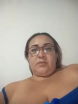 Nini Love  online show from April 4, 2026, 5:06 am