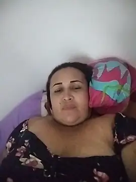 Nini Love  online show from May 19, 2026, 3:35 am