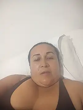 Nini Love  online show from May 31, 2026, 5:48 am