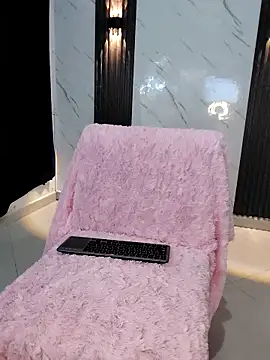 CaramelDesire online show from April 6, 2026, 1:14 am