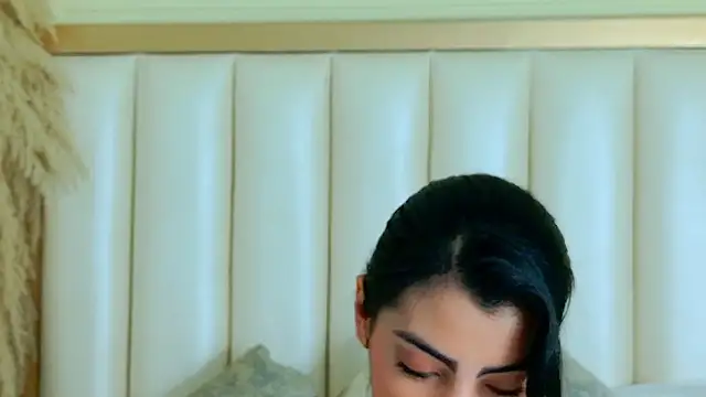 NinnaPiers online show from July 11, 2026, 11:46 am
