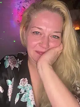 JenniferCarmen online show from January 6, 2026, 4:43 pm