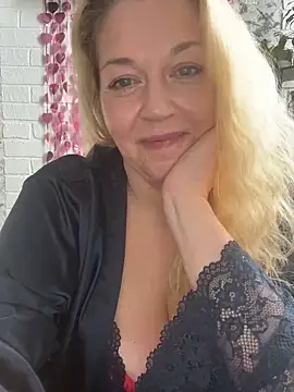 JenniferCarmen online show from March 2, 2026, 5:08 am