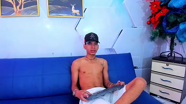 Snapshot of Alex_jeins_at chatting on December 22, 2025, 2:03 pm Alex jeins at online show from December 22, 2025, 2:03 pm