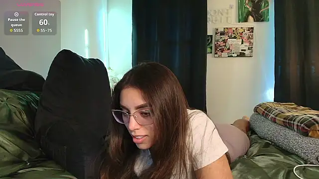 MilaSeren online show from March 10, 2026, 1:10 am