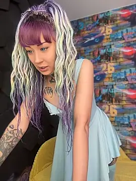 Tattoo  Moon online show from June 6, 2026, 1:21 am