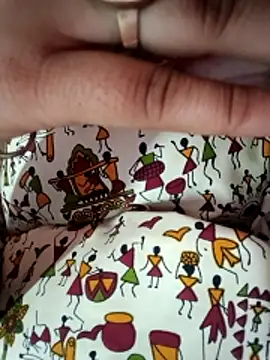 pihuu1313 online show from April 18, 2026, 2:21 pm