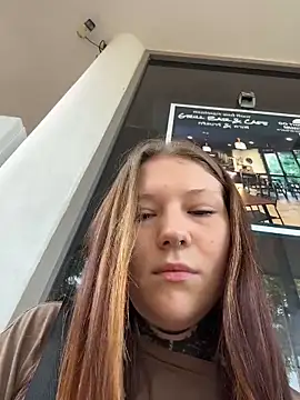 FionaMurr online show from February 15, 2026, 5:04 am