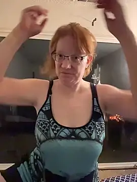 Lenaravenswood online show from March 15, 2026, 4:18 am