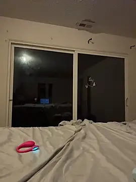 Lenaravenswood online show from April 5, 2026, 4:09 am