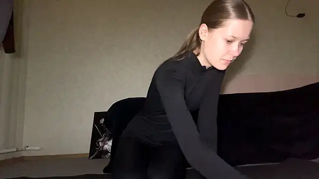 ZaidaSchwarten online show from February 16, 2026, 5:14 am