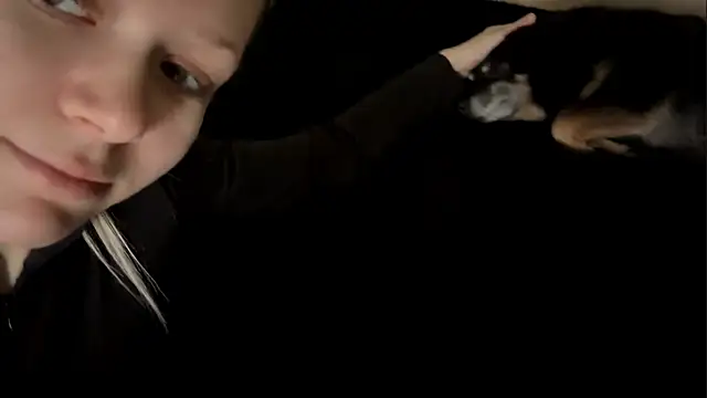 ZaidaSchwarten online show from April 7, 2026, 5:30 am