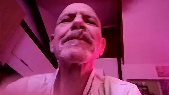 Snapshot of 4skinlvrI chatting on March 19, 2026, 2:26 am 4skinlvrI online show from March 19, 2026, 2:26 am