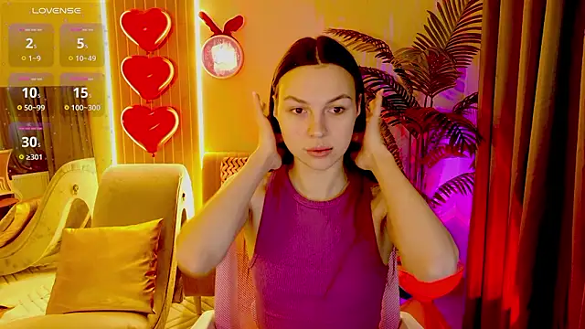 MaxinCarroll online show from February 18, 2026, 6:09 am