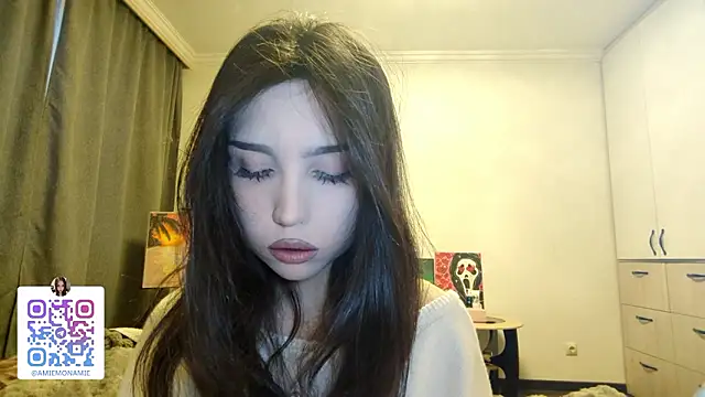 Snapshot of Qwami_Amie chatting on January 17, 2026, 4:28 am Qwami Amie online show from January 17, 2026, 4:28 am