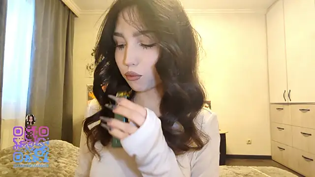 Snapshot of Qwami_Amie chatting on February 3, 2026, 5:27 am Qwami Amie online show from February 3, 2026, 5:27 am