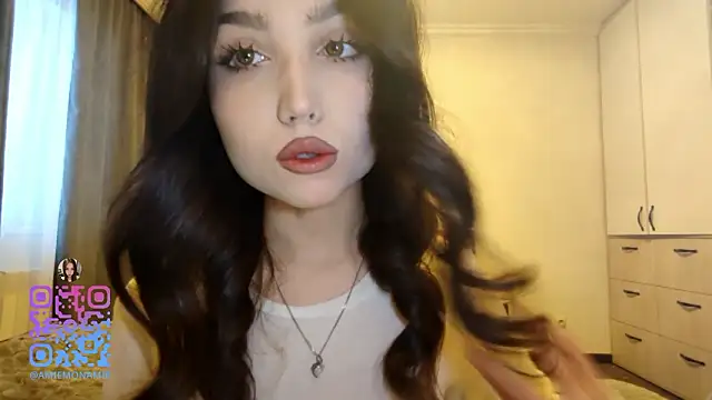 Snapshot of Qwami_Amie chatting on February 3, 2026, 6:22 am Qwami Amie online show from February 3, 2026, 6:22 am