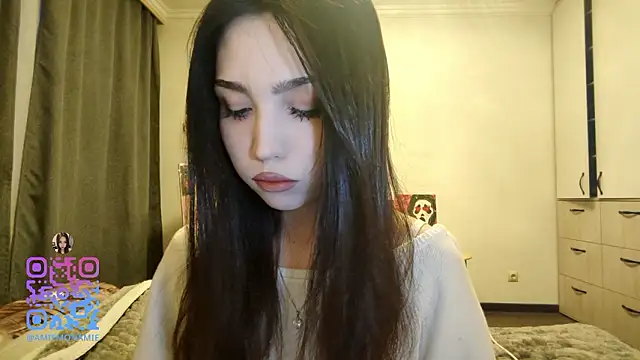 Snapshot of Qwami_Amie chatting on February 9, 2026, 12:31 pm Qwami Amie online show from February 9, 2026, 12:31 pm