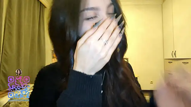 Snapshot of Qwami_Amie chatting on February 16, 2026, 1:18 pm Qwami Amie online show from February 16, 2026, 1:18 pm