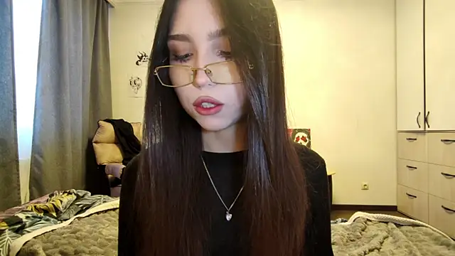 Snapshot of Qwami_Amie chatting on February 22, 2026, 8:35 am Qwami Amie online show from February 22, 2026, 8:35 am