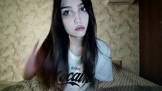 Snapshot of Qwami_Amie chatting on February 26, 2026, 4:17 pm Qwami Amie online show from February 26, 2026, 4:17 pm