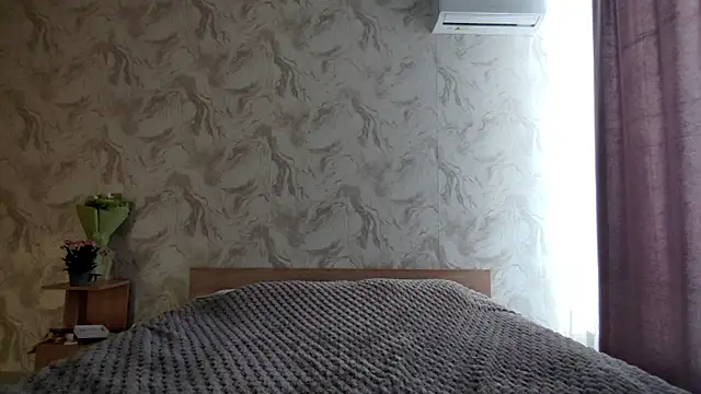 Snapshot of Qwami_Amie chatting on March 10, 2026, 6:18 am Qwami Amie online show from March 10, 2026, 6:18 am