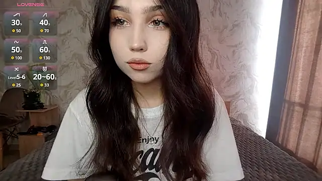 Snapshot of Qwami_Amie chatting on March 27, 2026, 12:27 pm Qwami Amie online show from March 27, 2026, 12:27 pm