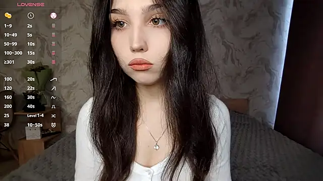 Snapshot of Qwami_Amie chatting on April 9, 2026, 9:26 am Qwami Amie online show from April 9, 2026, 9:26 am