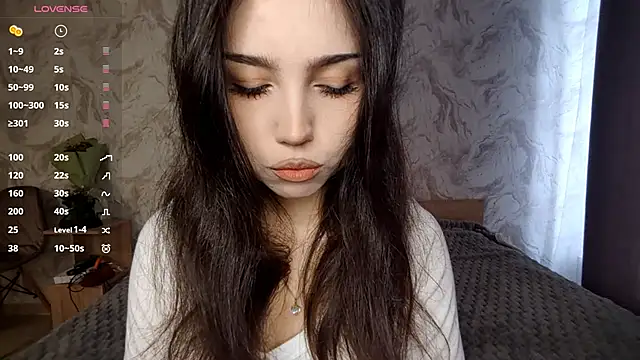 Snapshot of Qwami_Amie chatting on April 14, 2026, 6:30 am Qwami Amie online show from April 14, 2026, 6:30 am