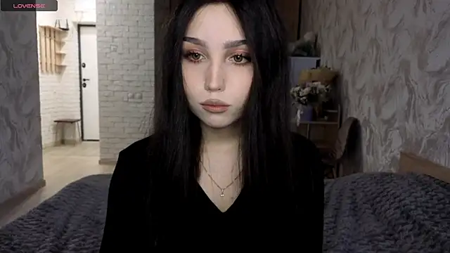 Qwami Amie online show from May 31, 2026, 5:37 am