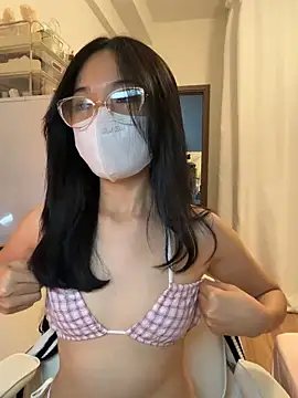 mimichannn99 online show from June 20, 2026, 11:40 pm