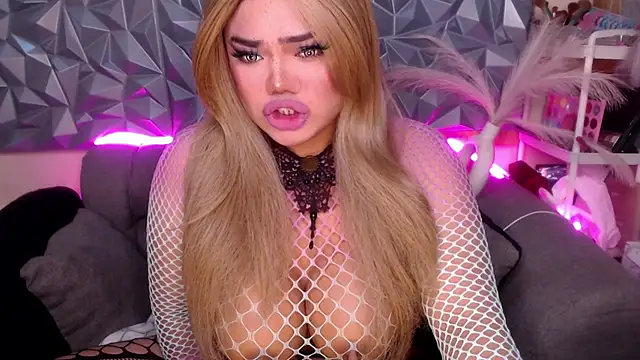 Snapshot of AlwaysHornyMia chatting on January 17, 2026, 2:44 pm AlwaysHornyMia online show from January 17, 2026, 2:44 pm