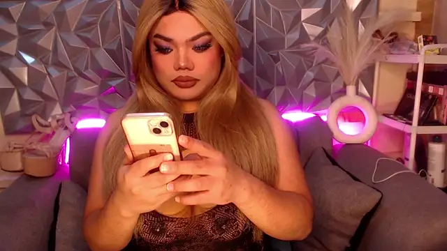 Snapshot of AlwaysHornyMia chatting on February 4, 2026, 4:02 pm AlwaysHornyMia online show from February 4, 2026, 4:02 pm