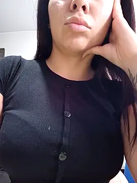 emmacurvyhot online show from February 19, 2026, 4:36 pm