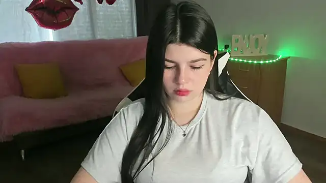 KisaModel online show from May 19, 2026, 1:22 am
