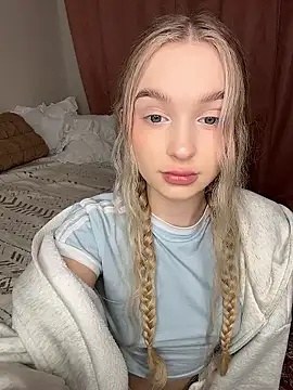 -teenytiny- online show from January 18, 2026, 4:33 pm