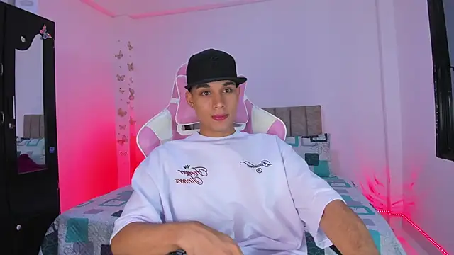 Snapshot of Michael_Jordan_zz chatting on March 21, 2026, 3:44 am Michael Jordan zz online show from March 21, 2026, 3:44 am