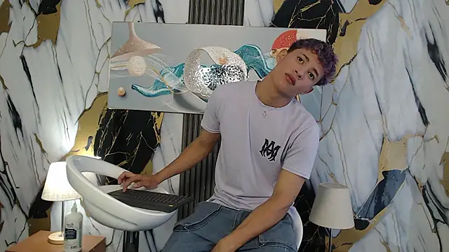 Snapshot of YOUNG_GUYS1 chatting on February 15, 2026, 1:52 pm YOUNG GUYS1 online show from February 15, 2026, 1:52 pm