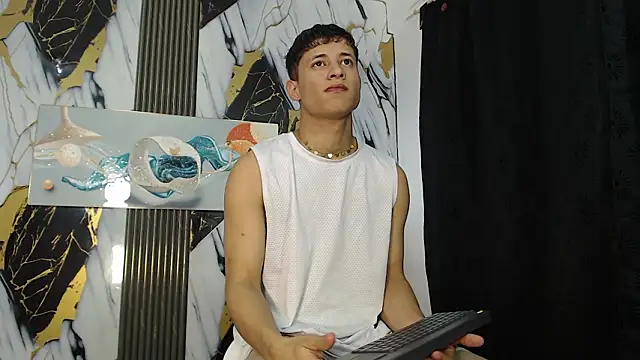 Snapshot of YOUNG_GUYS1 chatting on March 13, 2026, 7:37 am YOUNG GUYS1 online show from March 13, 2026, 7:37 am