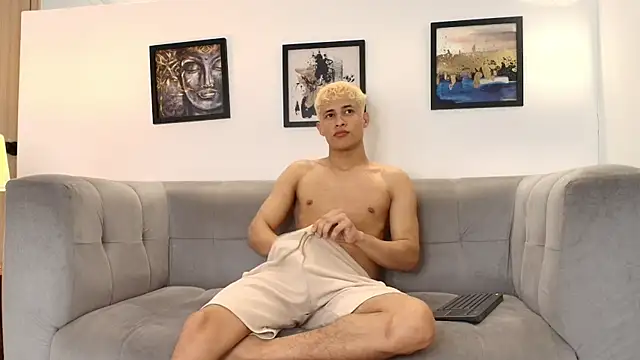 Snapshot of YOUNG_GUYS1 chatting on March 22, 2026, 7:50 pm YOUNG GUYS1 online show from March 22, 2026, 7:50 pm