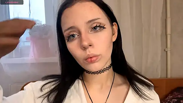 Eva blo0m online show from December 15, 2025, 9:02 am